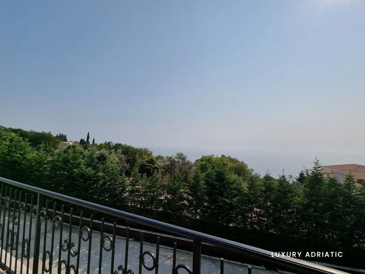 Sale, house, 1000m², Reževići, Budva