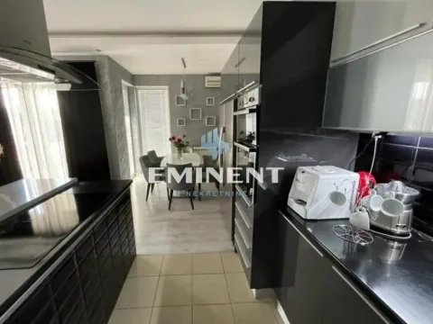 Sale, house, 342m², Stari Banovci, Stara Pazova - image 10