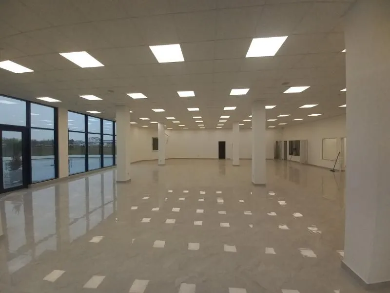 Sale, office space, 3100m², Ledine, Beograd