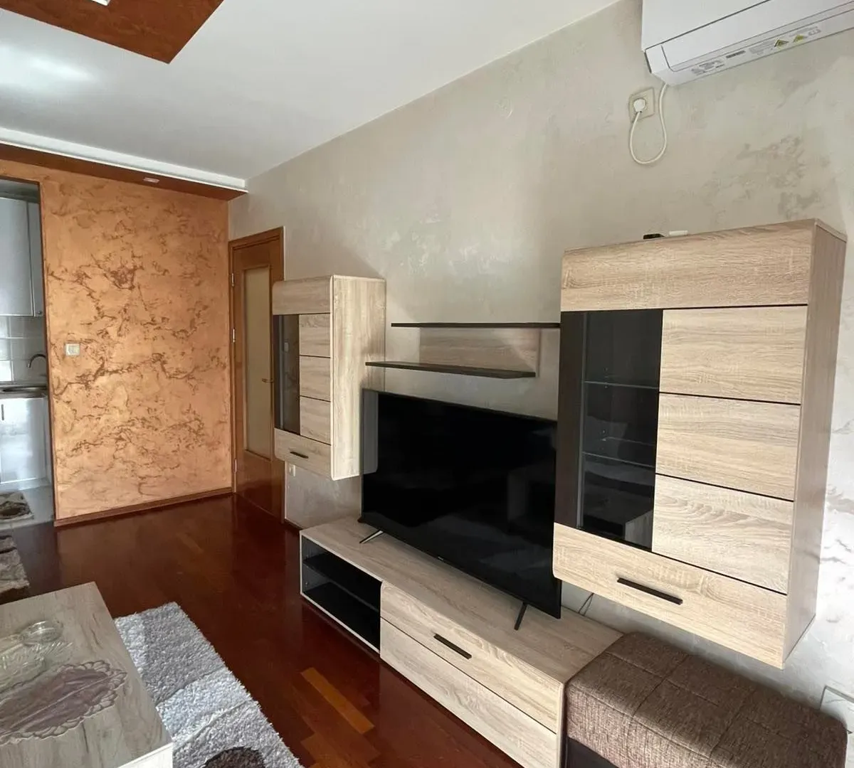 Rent, one bedroom apartment, 40m², Stari Aerodrom, Podgorica
