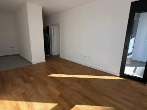 Prodaja, jednosoban stan, 45m², Šušanj, Bar - image 4