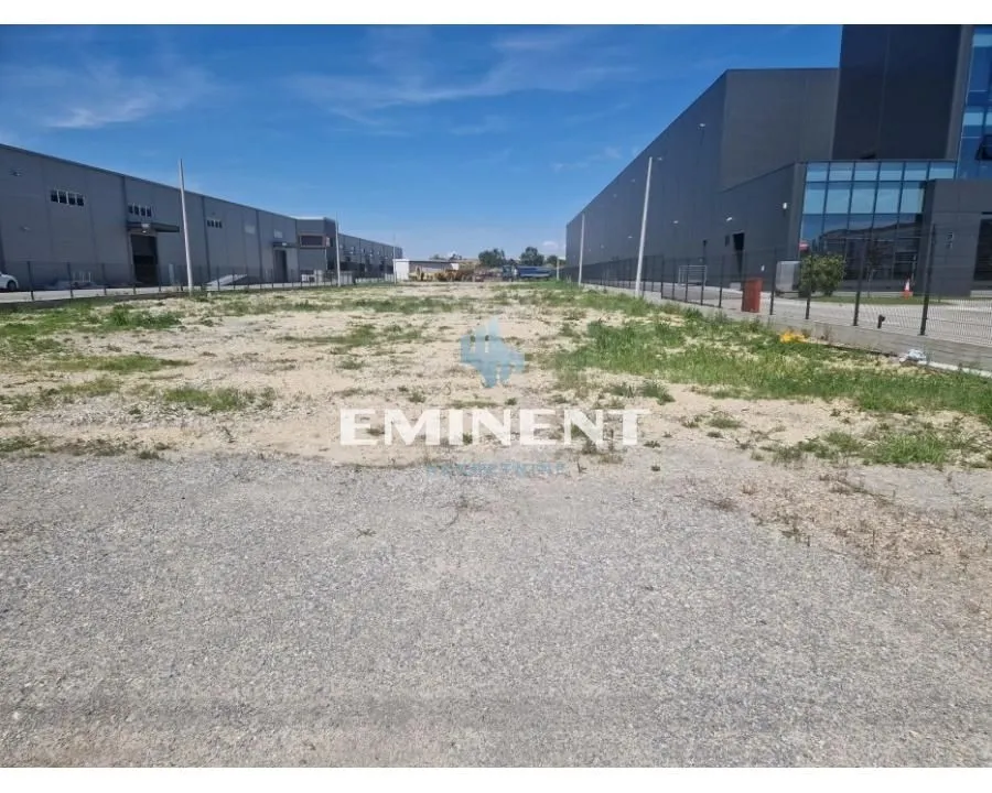 Rent, land lot, 3000m², Batajnica, Beograd