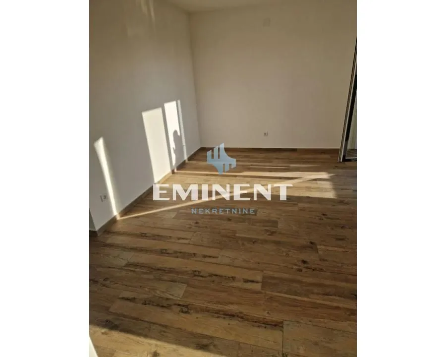 Prodaja, trosoban stan, 80m², Zemun Gornji Grad, Zemun Sve Podlokacije