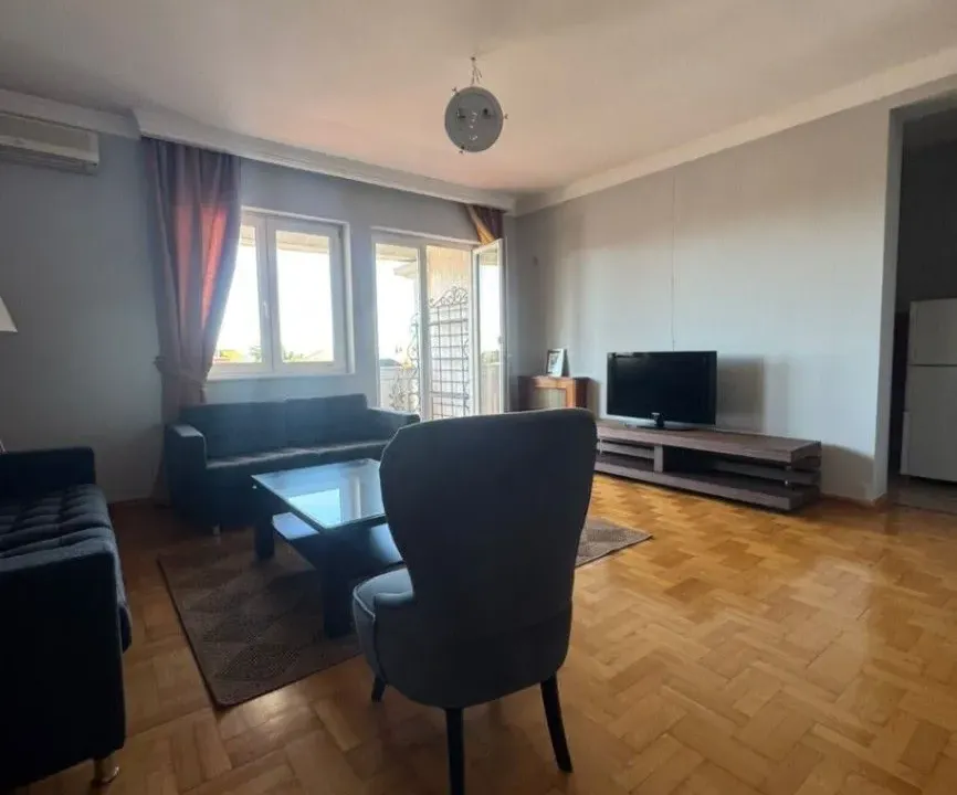 Izdavanje, trosoban stan, 114m², Gorica C, Podgorica