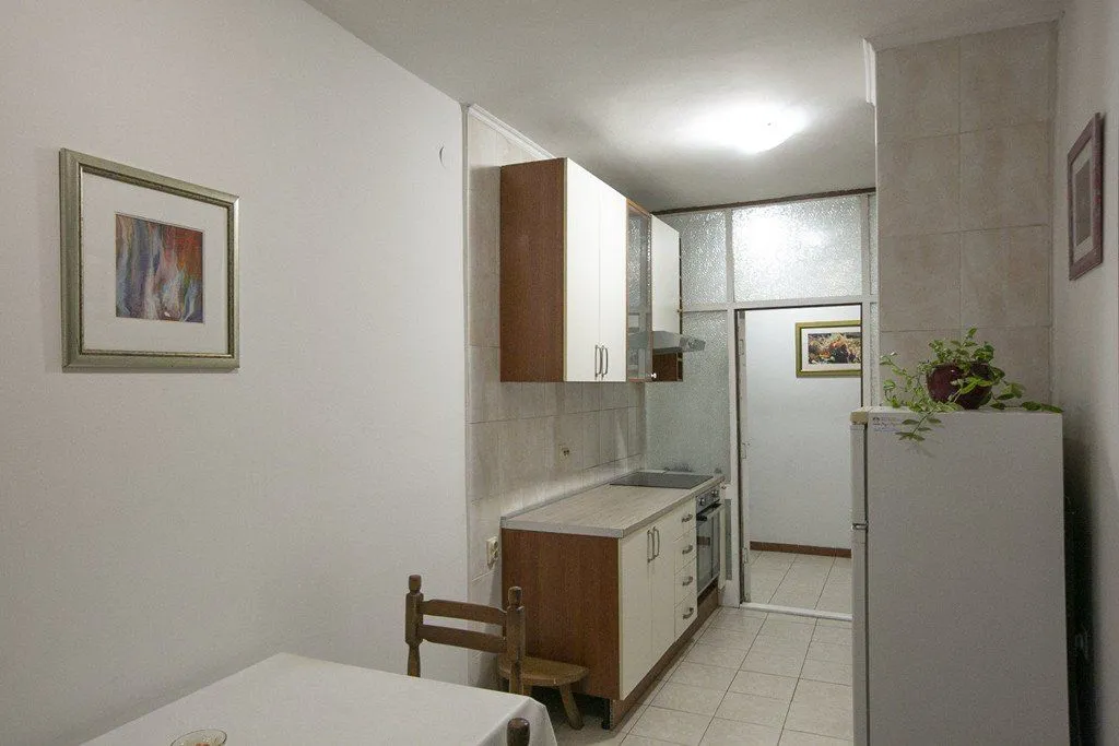Izdavanje, dvosoban stan, 85m², Centar, Podgorica