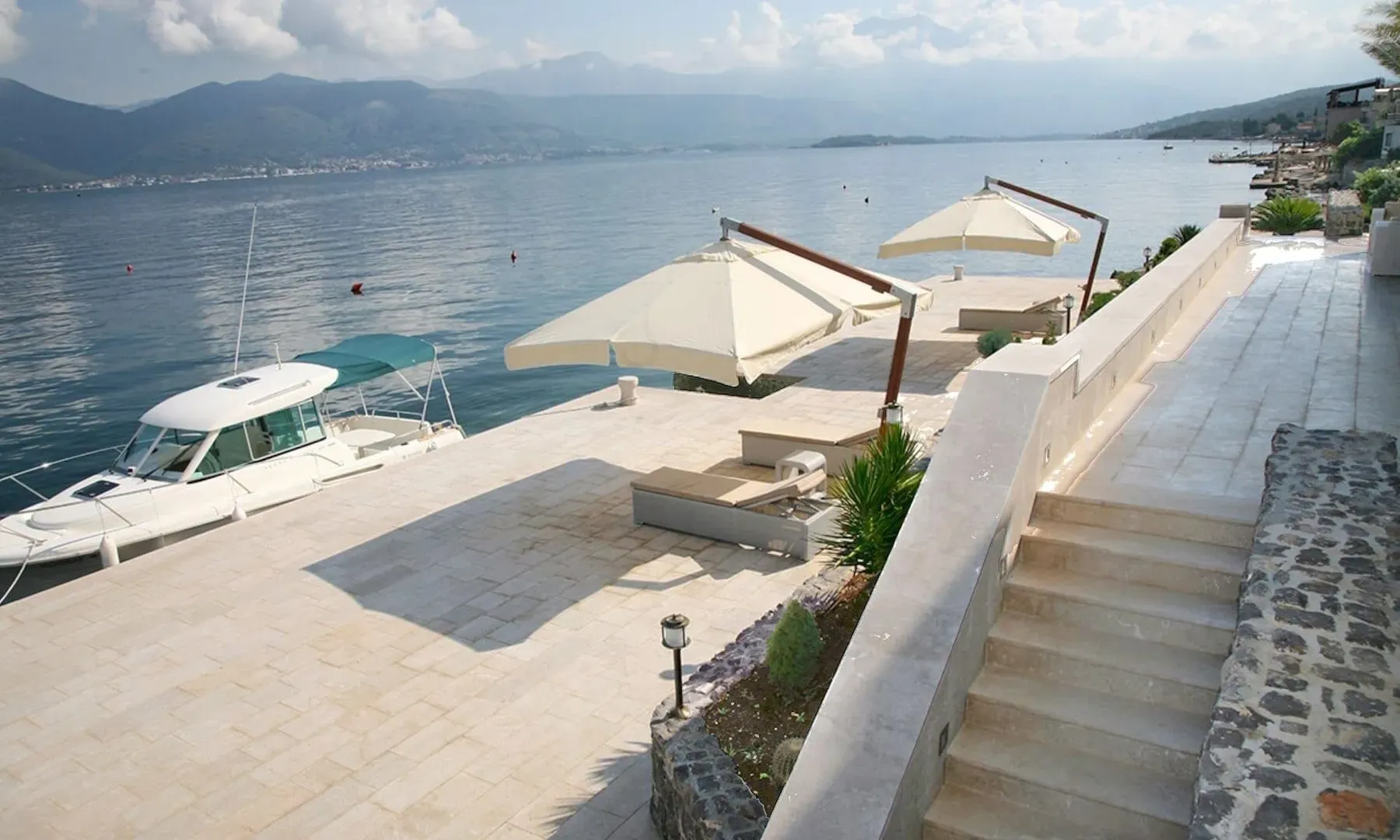 Rent, house, 300m², Krašići, Tivat