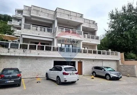 Rent, two bedroom apartment, 70m², Gornja Lastva, Tivat - image 4