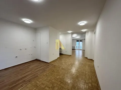 Izdavanje, trosoban stan, 105m², Centar, Novi Sad - image 4