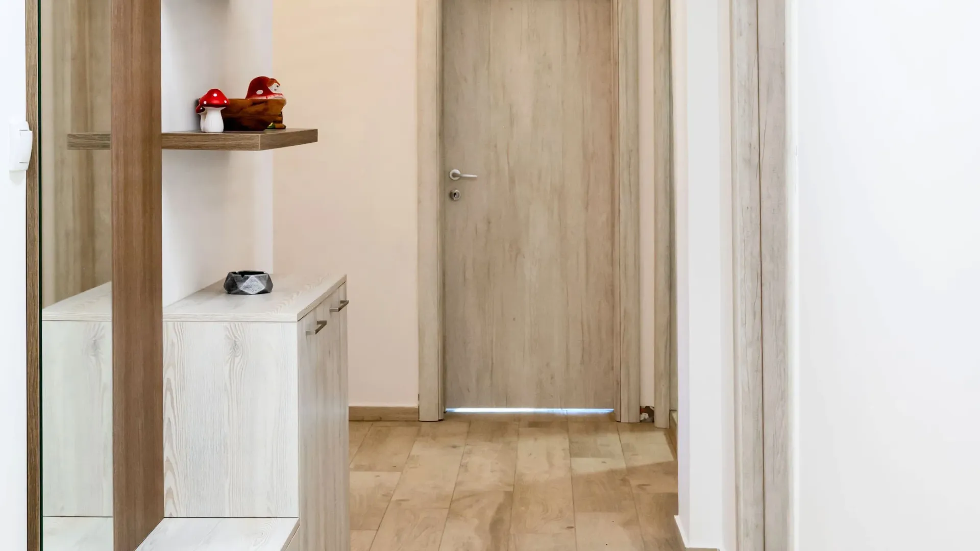 Izdavanje, trosoban stan, 120m², Mrčevac, Tivat