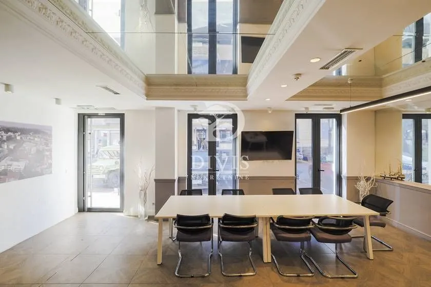 Izdavanje, poslovni prostor, 117m², Stari Grad, Beograd