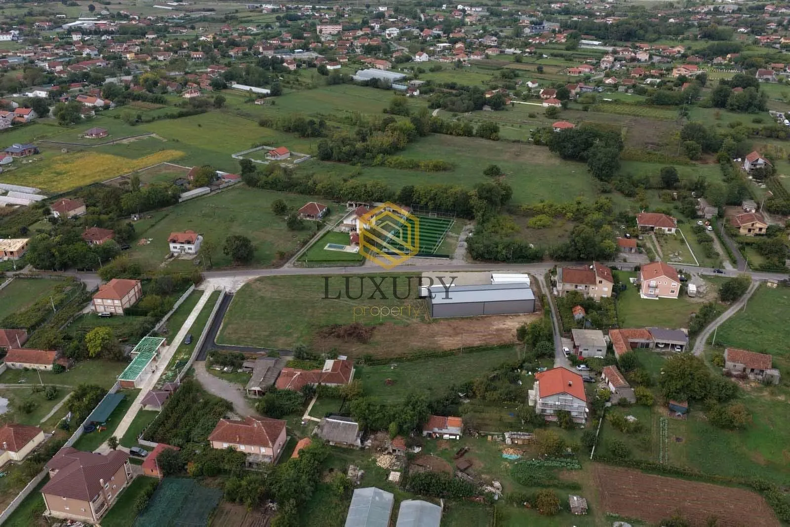 Rent, office space, 500m², Golubovci, Podgorica