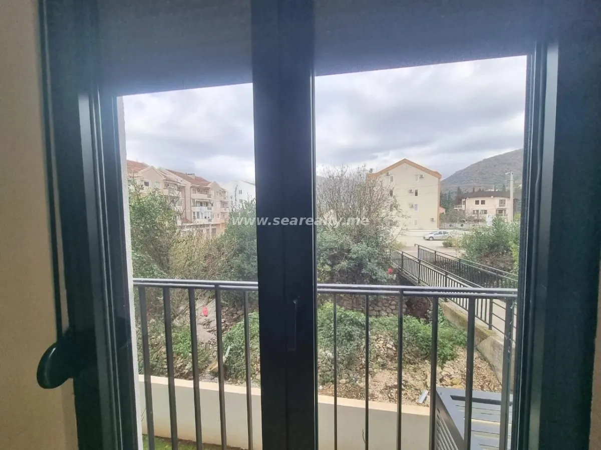 Prodaja, jednosoban stan, 48m², Tivat, Crna Gora