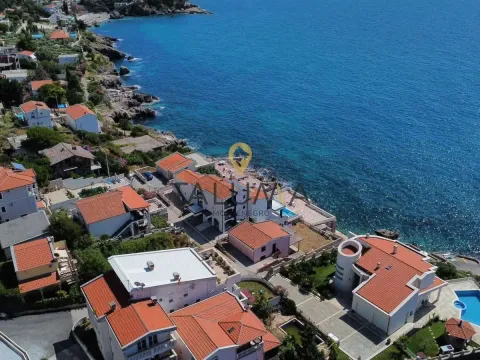 Prodaja, kuća, 324m², Dobre Vode, Bar - image 4