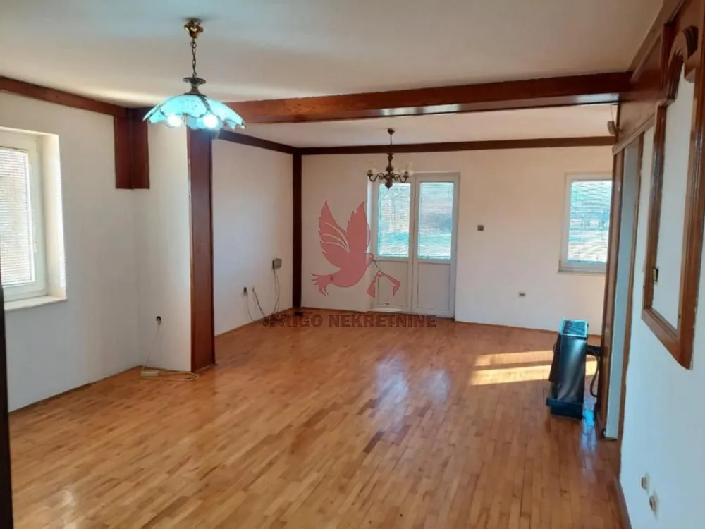 Sale, house, 160m², Medjulužje, Mladenovac