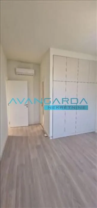 Izdavanje, stan, 75m², Beograd Na Vodi, Beograd