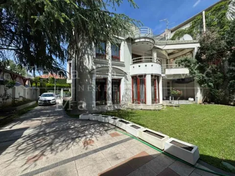 Rent, house, 650m², Autokomanda, Voždovac Sve Podlokacije - image 13