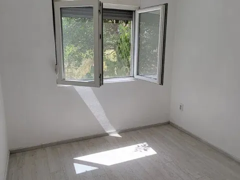 Rent, apartment, 60m², Podgorica, Crna Gora - image 2