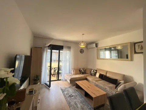 Izdavanje, jednosoban stan, 45m², Zabjelo, Podgorica