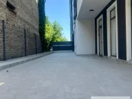 Izdavanje, poslovni prostor, 298m², Centar, Stara Pazova - image 2