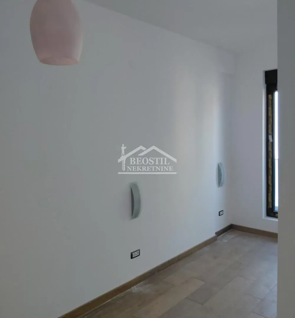 Prodaja, trosoban stan, 83m², Kalenić Pijaca, Vračar Sve Podlokacije