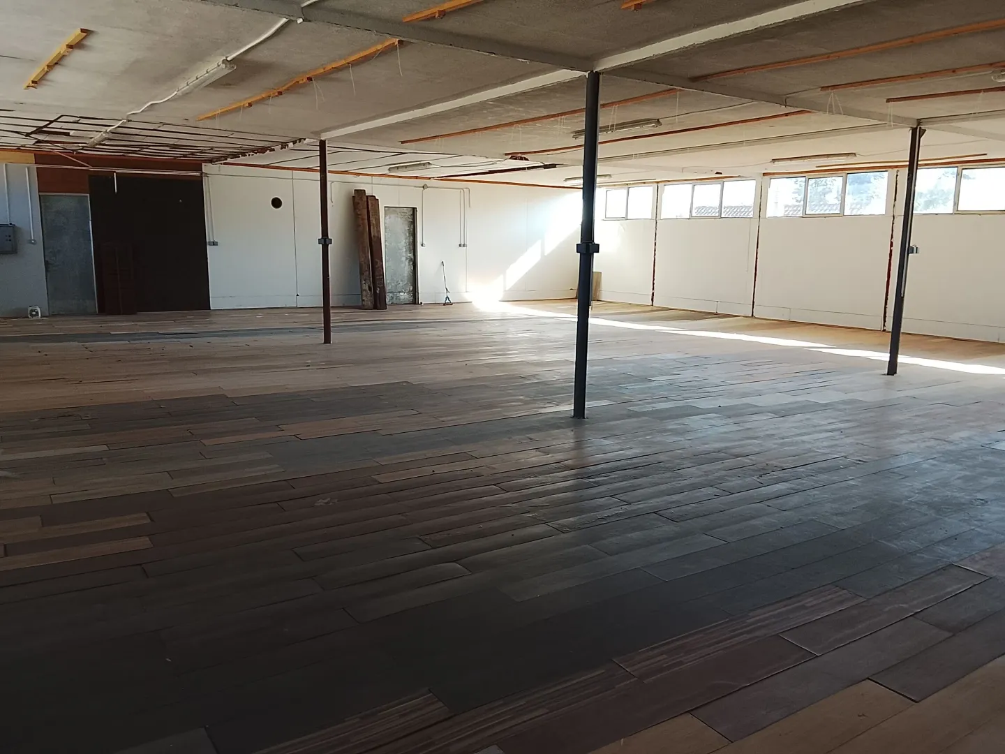 Rent, office space, 800m², Trešnja-Koviona, Sopot