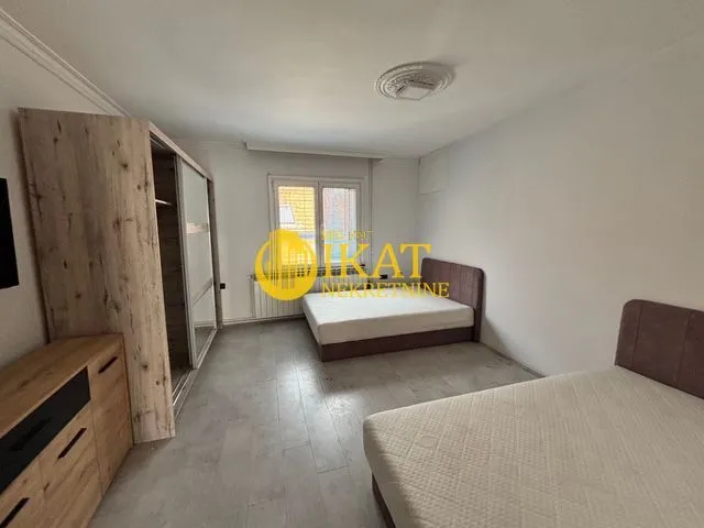 Izdavanje, kuća, 22m², Zemun Centar, Zemun Sve Podlokacije