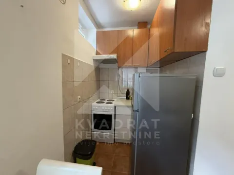 Izdavanje, jednosoban stan, 38m², Centar, Podgorica - image 4