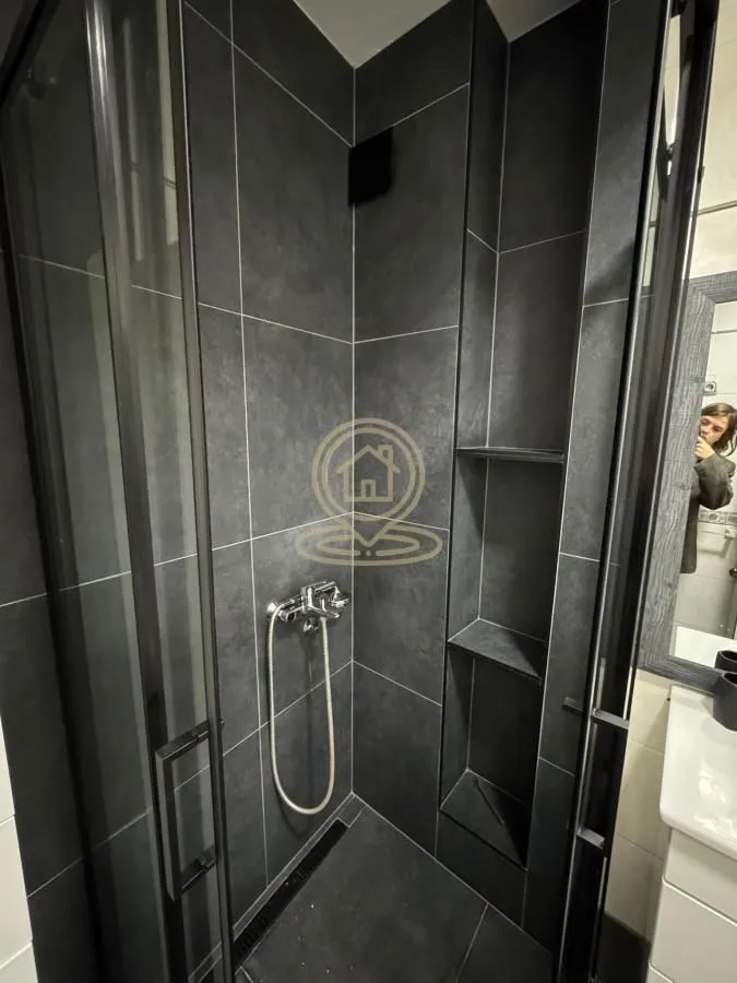 Izdavanje, trosoban stan, 120m², Savski Venac, Beograd