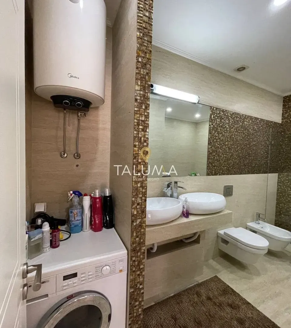 Prodaja, dvosoban stan, 158m², Centar, Budva