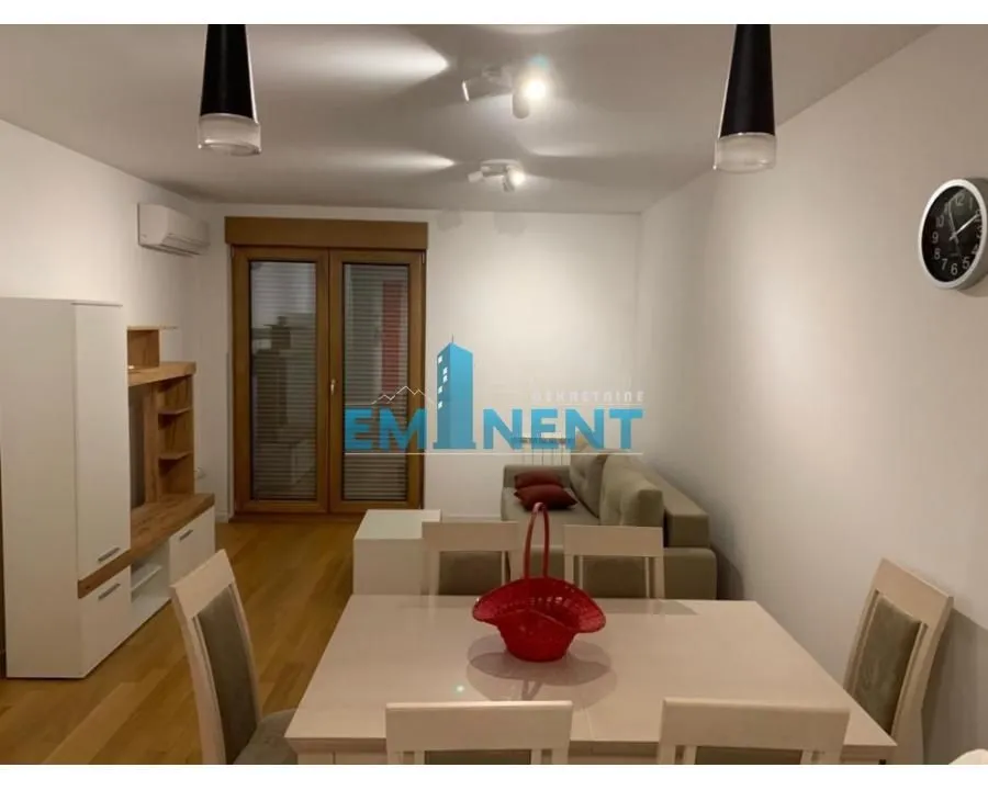 Izdavanje, dvosoban stan, 52m², Novi Beograd Blok 67, Novi Beograd Sve Podlokacije