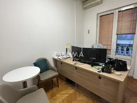 Izdavanje, kuća, 360m², Momišići, Podgorica - image 6