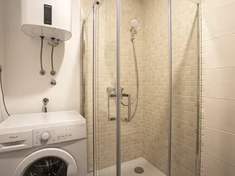 Izdavanje, garsonjera, 36m², Bečići, Budva - image 7