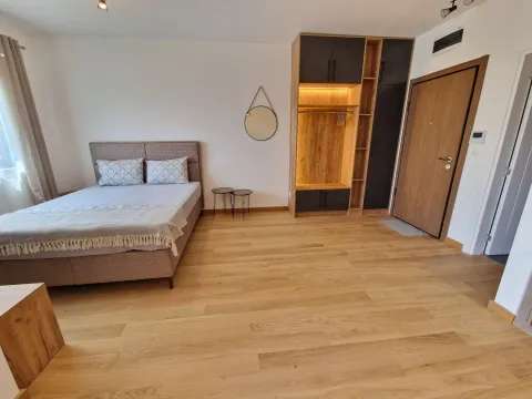 Izdavanje, jednosoban stan, 32m², Bečići, Budva - image 18