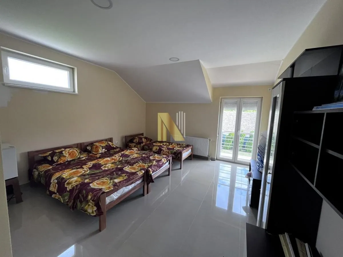 Rent, office space, 200m², Kać, Novi Sad Sve Podlokacije