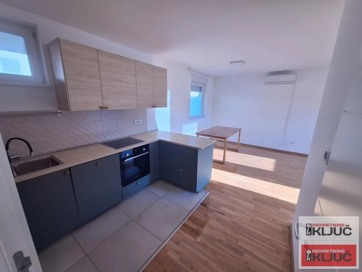 Prodaja, trosoban stan, 74m², Veternička rampa, Novi Sad Sve Podlokacije