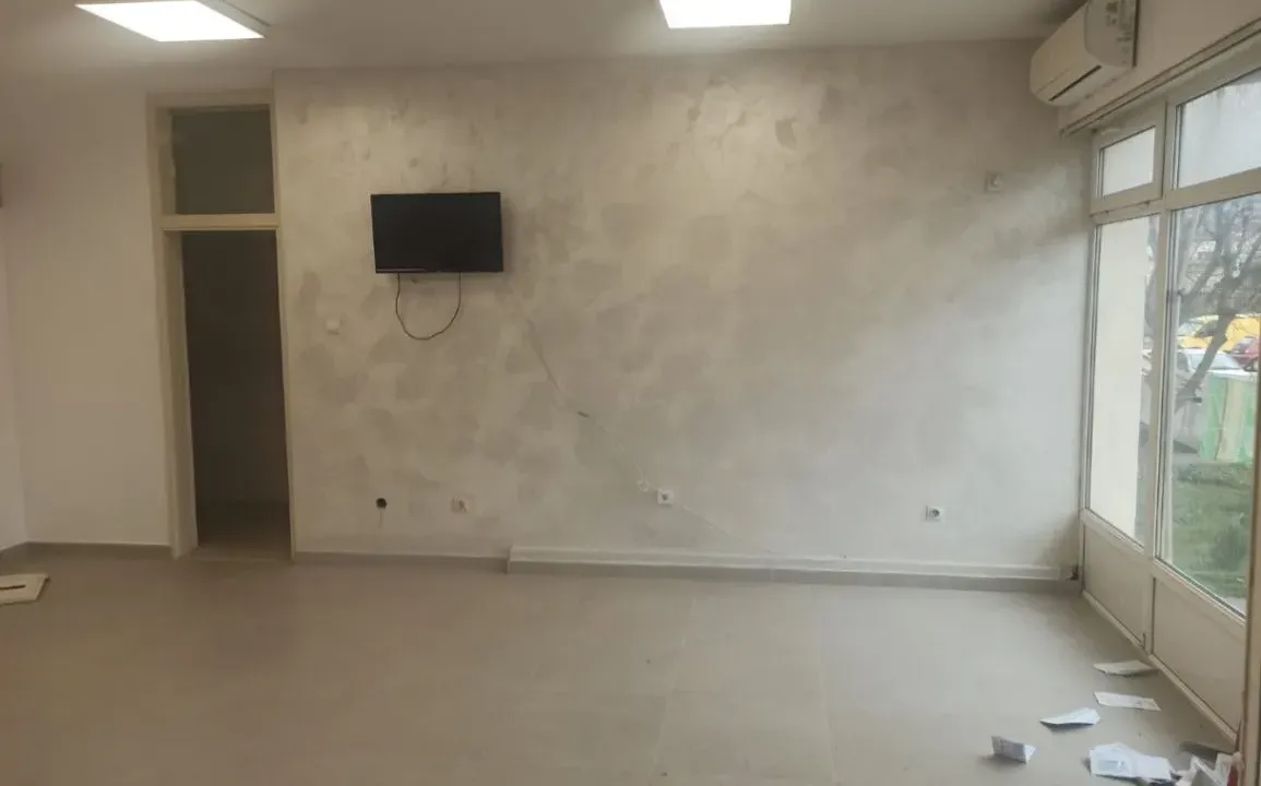 Prodaja, poslovni prostor, 42m², Stari Aerodrom, Podgorica