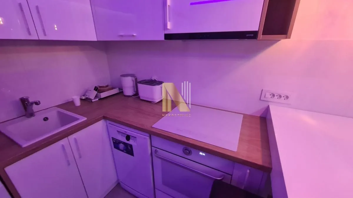 Izdavanje, dvosoban stan, 45m², Bulevar Oslobodjenja, Novi Sad Sve Podlokacije