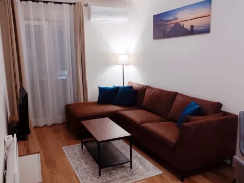 Prodaja, jednosoban stan, 40m², Central Point, Podgorica - image 1