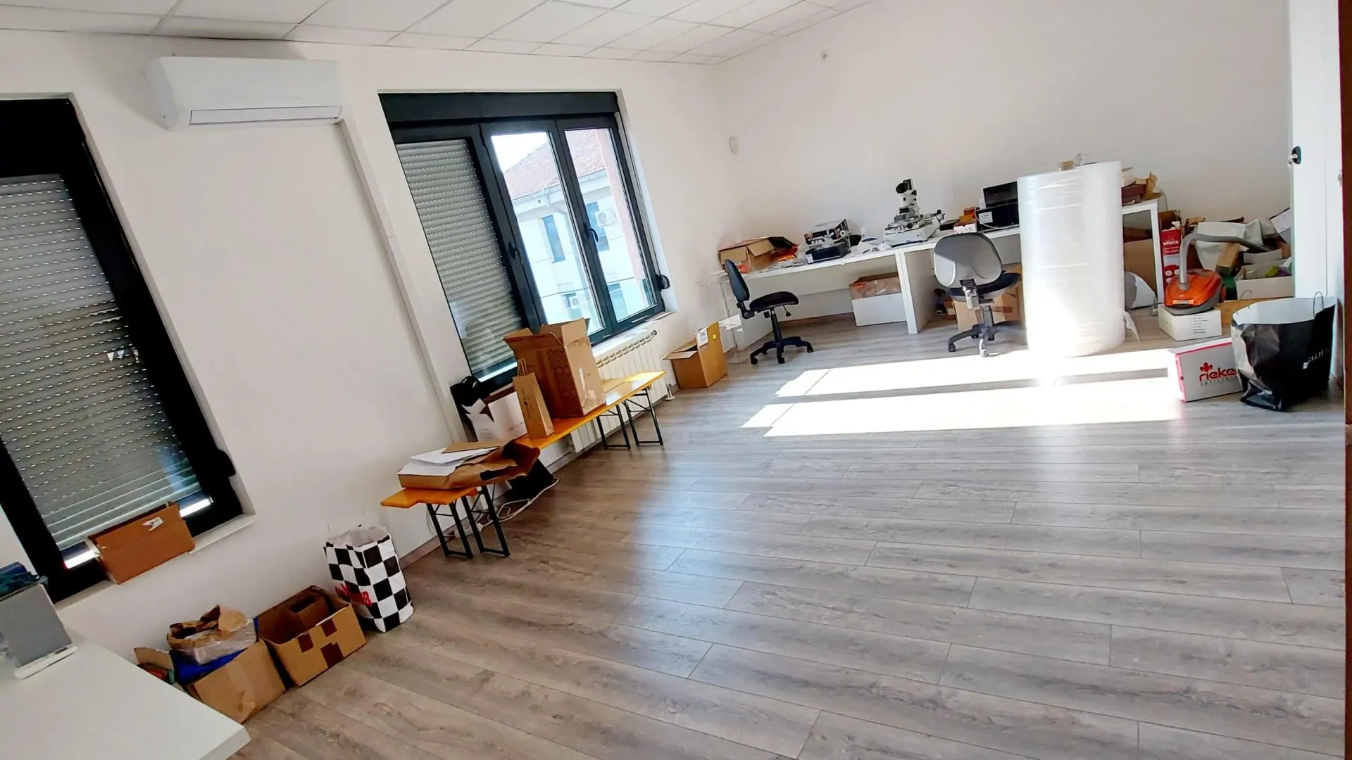 Izdavanje, poslovni prostor, 831m², Trstenik, Srbija