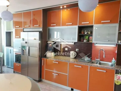 Izdavanje, četvorosoban stan, 115m², Hala Pionir, Palilula Sve Podlokacije - image 7