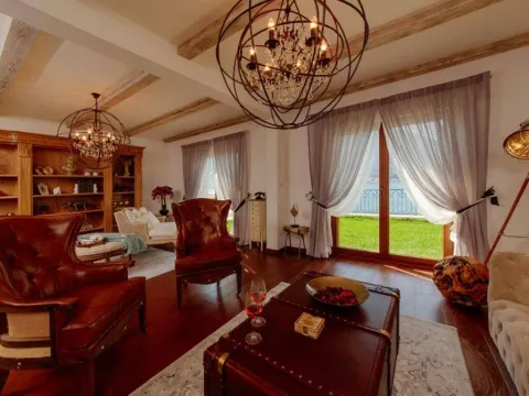 Sale, house, 192m², Dobrota, Kotor - image 9