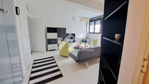 Izdavanje, jednosoban stan, 43m², Liman 2, Novi Sad Sve Podlokacije - image 4