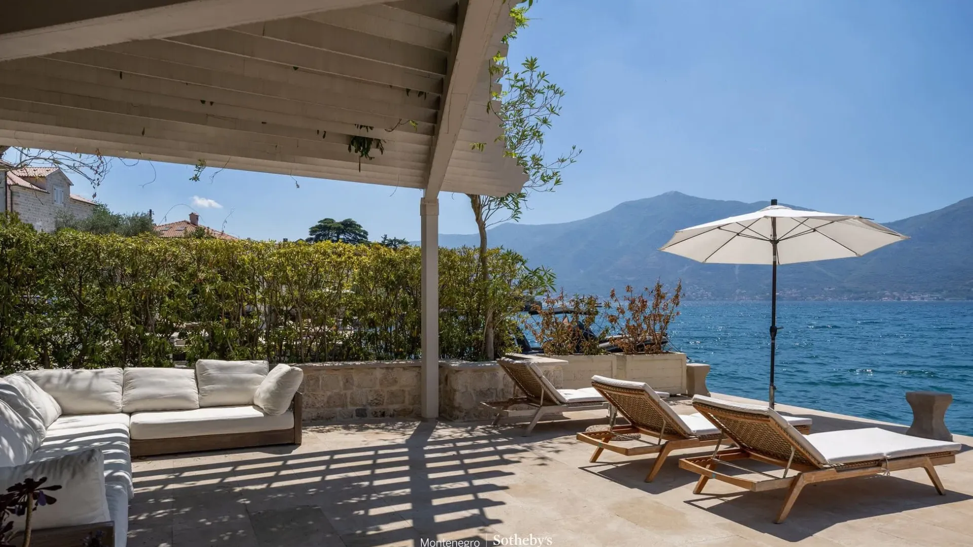 Rent, house, 587m², Dobrota, Kotor