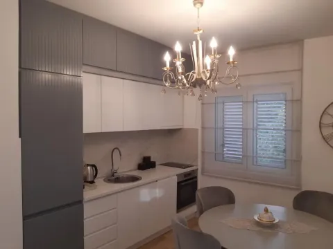 Rent, one bedroom apartment, 50m², Seljanovo, Tivat - image 5