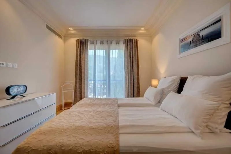 Prodaja, jednosoban stan, 74m², Tivat, Crna Gora