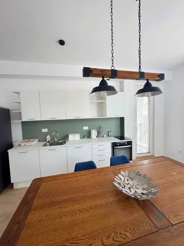 Prodaja, trosoban stan, 103m², Ivanovići, Budva