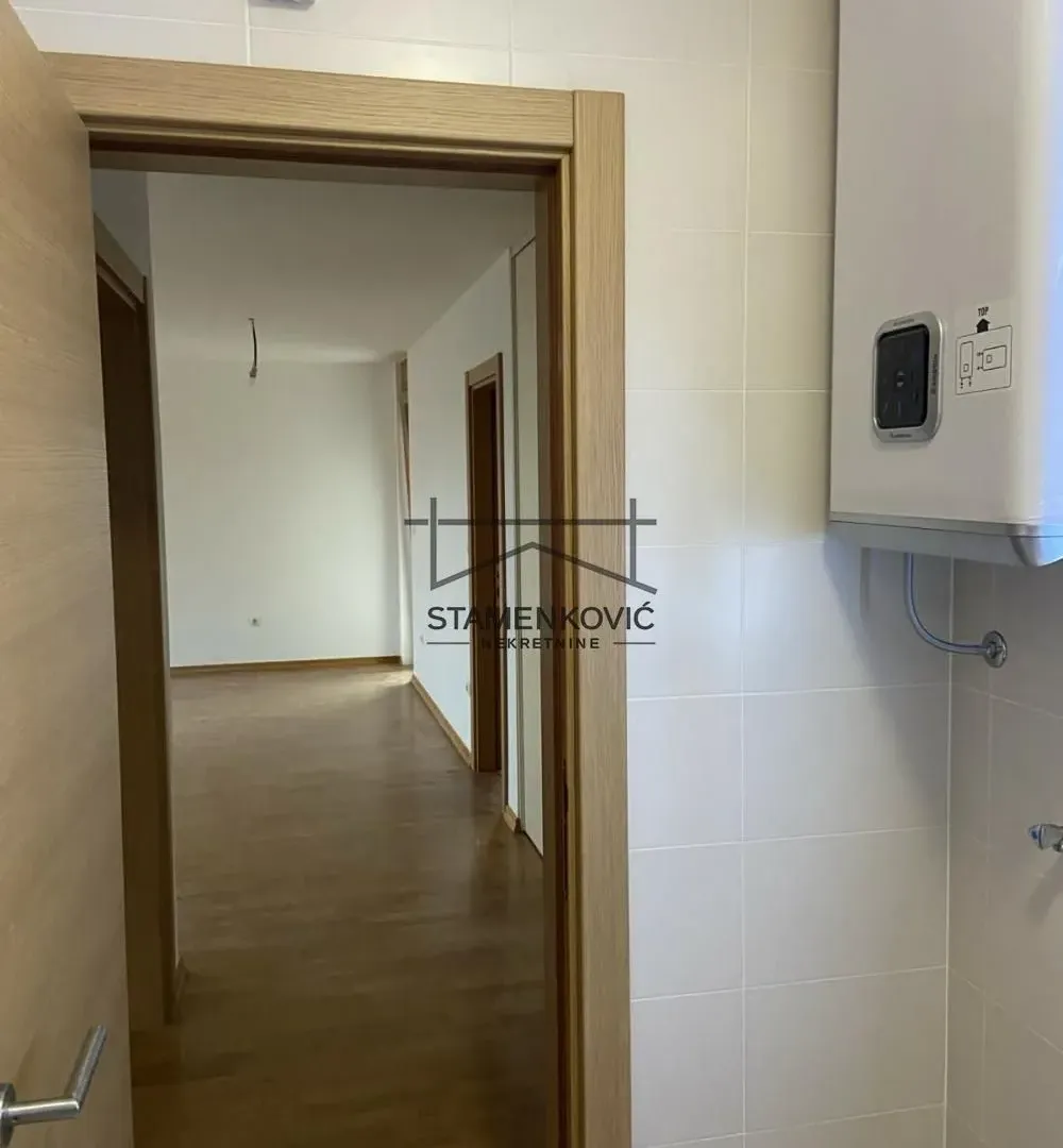 Izdavanje, dvosoban stan, 62m², Centar, Novi Sad