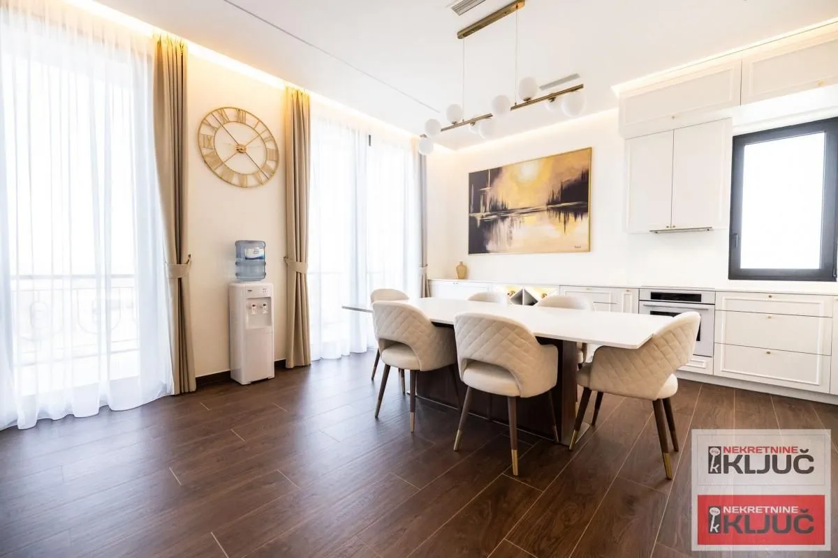 Izdavanje, četvorosoban stan, 135m², Tatarsko brdo, Petrovaradin