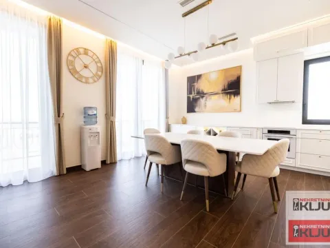 Izdavanje, četvorosoban stan, 135m², Tatarsko brdo, Petrovaradin - image 13