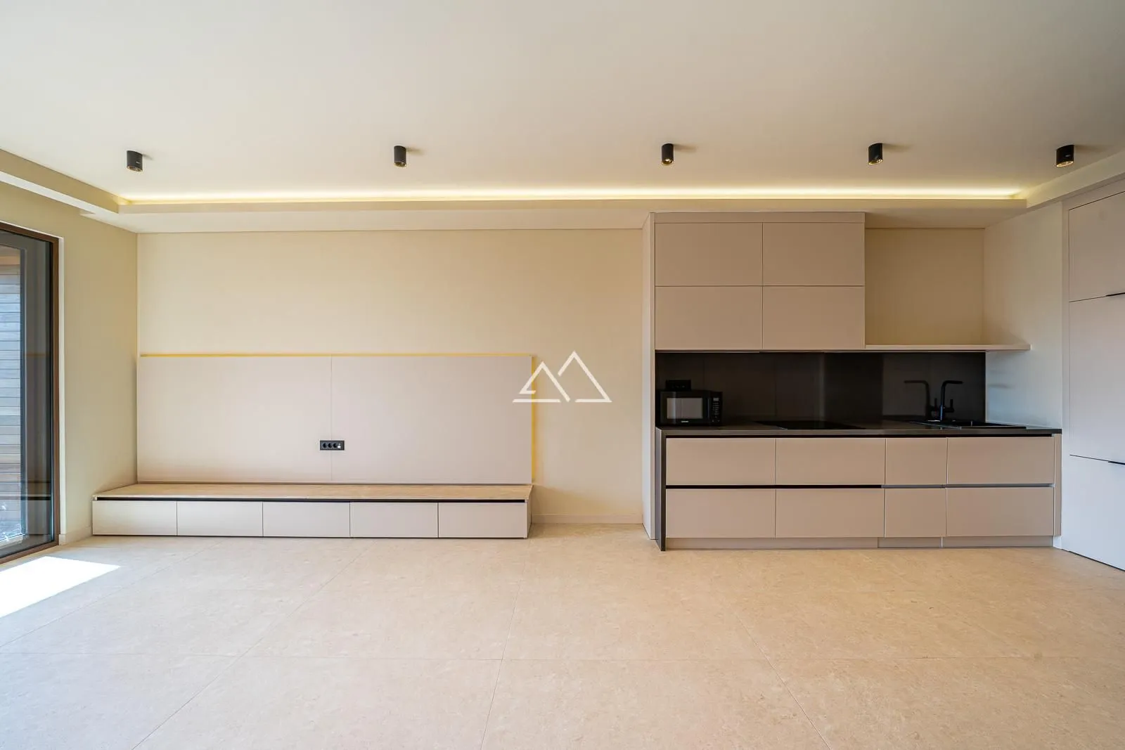 Sale, one bedroom apartment, 53m², Centar, Tivat